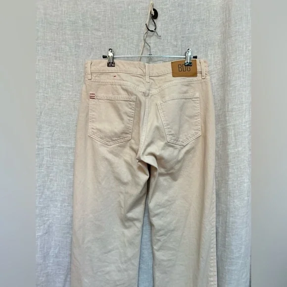 BDG High-Waisted Cowboy Jean in Cream at Urban Outfitters
BDG size 27 - Picture 16 of 16